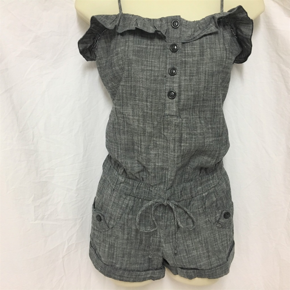 Gray ruffled shorts romper, by Speechless, size M